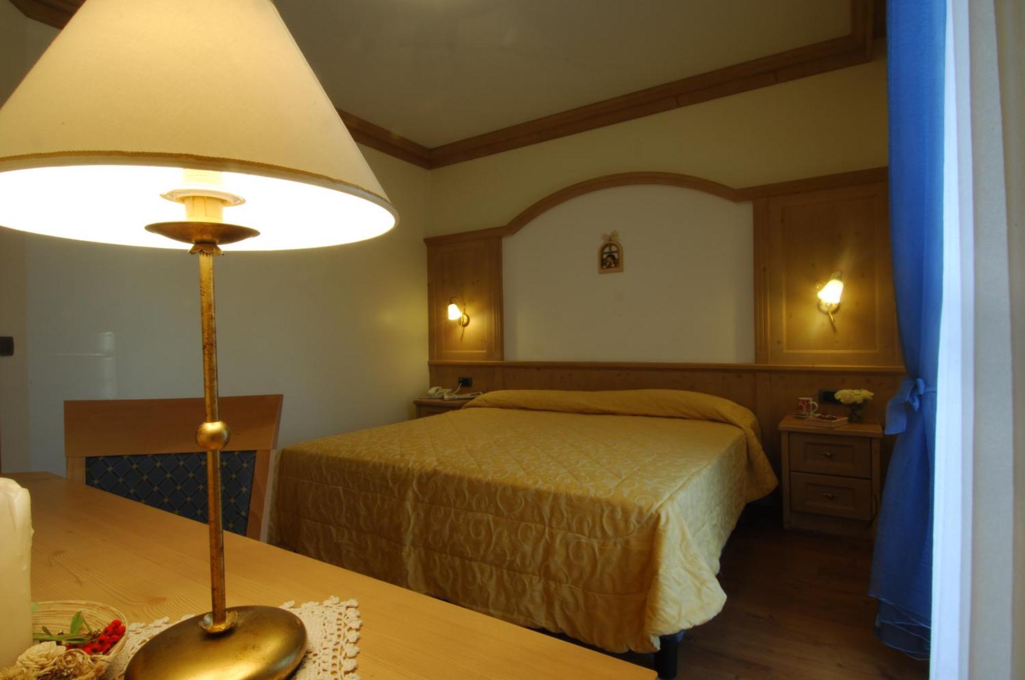 Hotel Lido - Slow & Natural Living Molveno Dış mekan fotoğraf